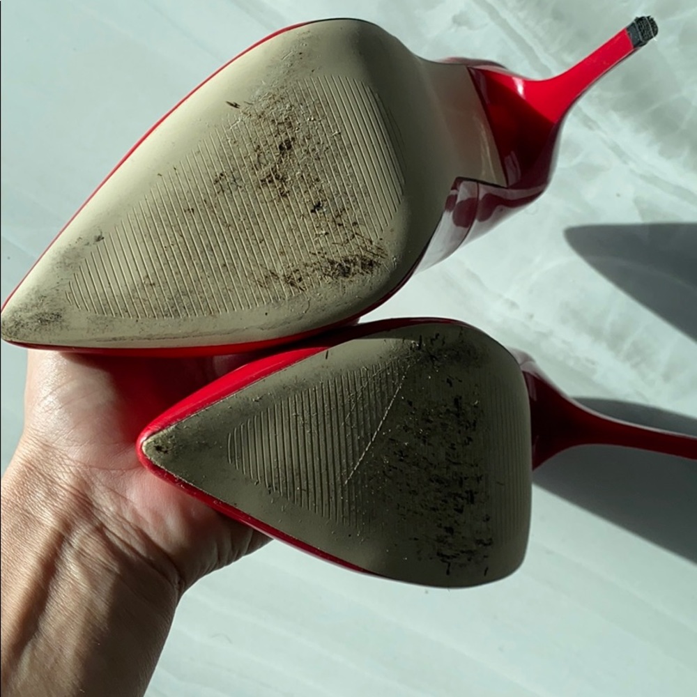 Red pumps - Picture 2 of 3